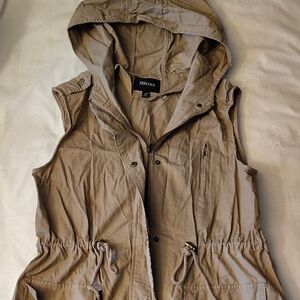Zenana Outfitters Women's Beige Hooded Utility Vest Size Medium EUC